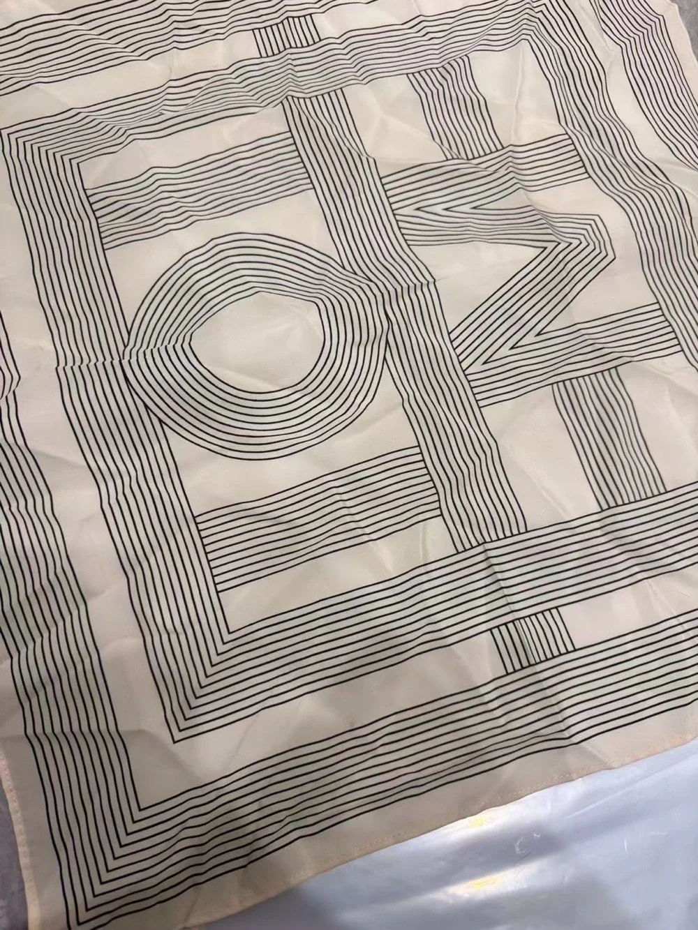 Toteme Women's Cream and Black Geometric Silk Scarf